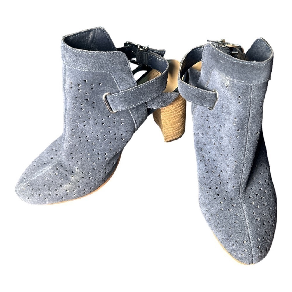 Crown & Ivy Navy Blue Suede Slingback Block Heel Size 9 Wooden Heel - Picture 3 of 7